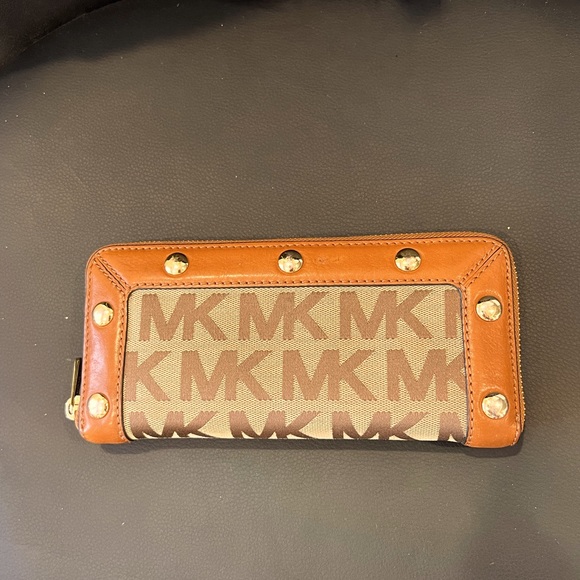 MICHAEL KORS MK DELANCY ZIP AROUND ZA CONTINENTAL WALLET - Picture 3 of 11